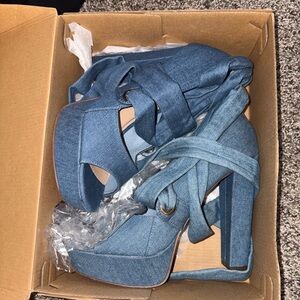 Shoe Dazzle Denim Pump Heels With Ankle Wrap/Tie - Size 9.5 - NEW w/ Box